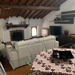 Daisy House: Attic In The Historical Center Salò